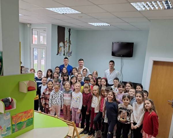 Међународни дан књиге са спортистима